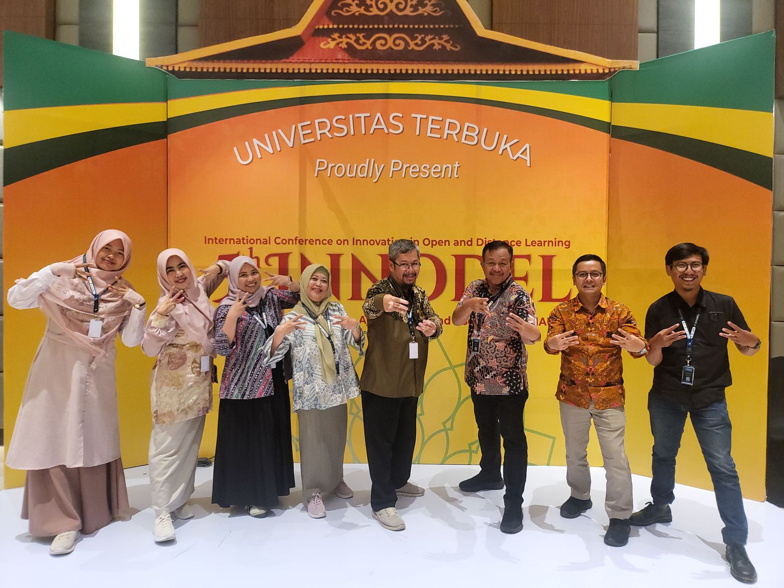 Dosen Pendidikan Bahasa Inggris FKIP Universitas Terbuka Presentasikan Penelitian pada INNODEL 2025 di Batam